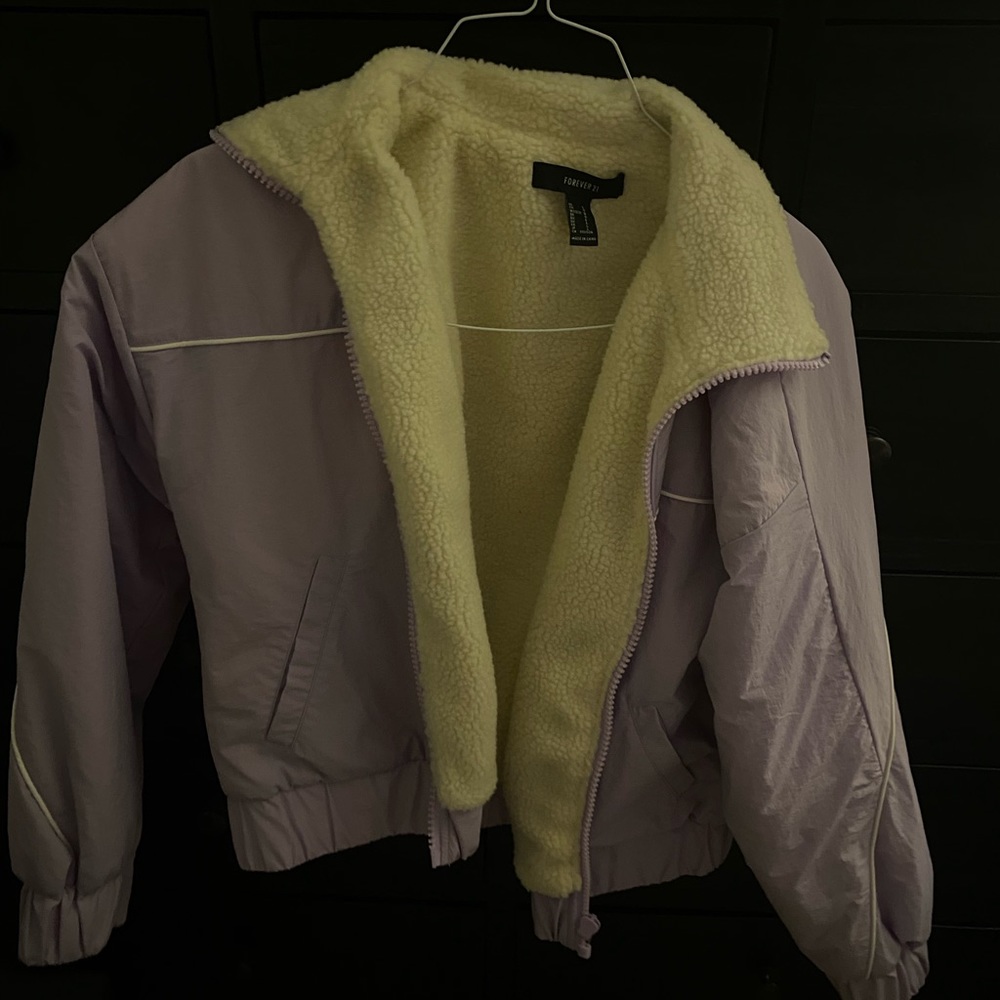 Forever 21 cozy puffer jacket size S